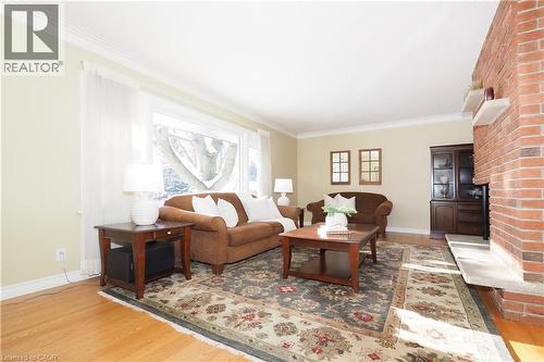 249 Murdock Avenue, Waterloo, ON - Indoor Photo Showing Living Room