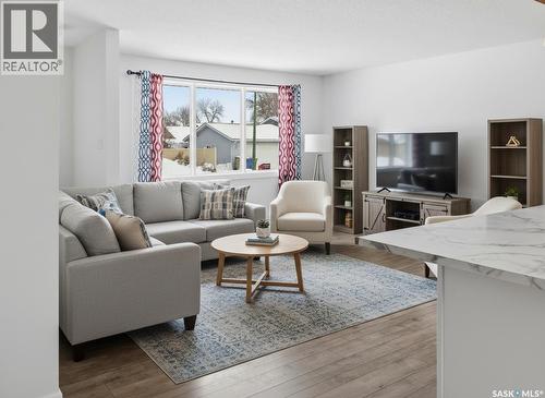 158 Bentley Drive, Regina, SK - Indoor Photo Showing Living Room