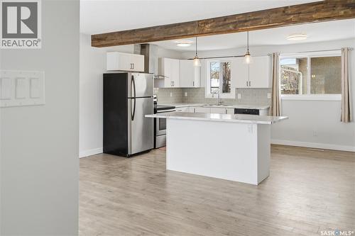 158 Bentley Drive, Regina, SK - Indoor Photo Showing Kitchen With Stainless Steel Kitchen With Upgraded Kitchen