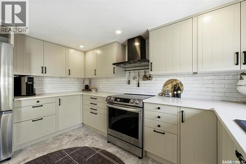 2611 Grainger Place E, Regina, SK - Indoor Photo Showing Kitchen With Stainless Steel Kitchen With Upgraded Kitchen