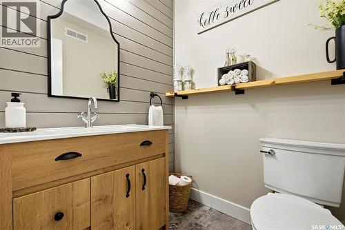 2611 Grainger Place E, Regina, SK - Indoor Photo Showing Bathroom