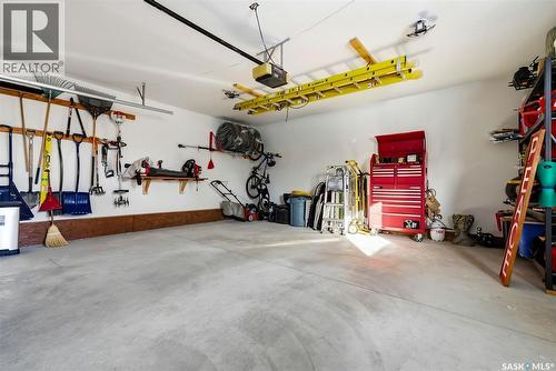 2611 Grainger Place E, Regina, SK - Indoor Photo Showing Garage