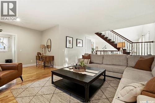 2611 Grainger Place E, Regina, SK - Indoor Photo Showing Living Room