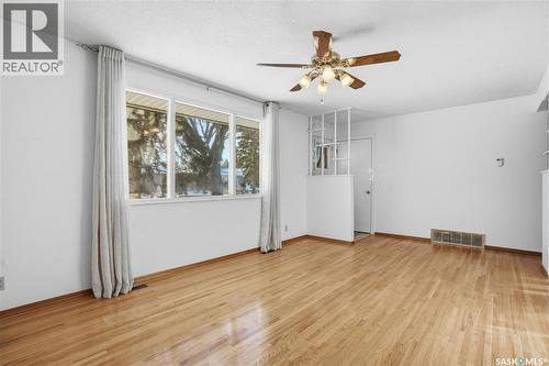 4214 Richmond Place, Regina, SK - Indoor Photo Showing Other Room