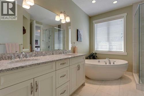Ensuite Dual Quartz Vanity - 417 29 Avenue Nw, Calgary, AB - Indoor Photo Showing Bathroom