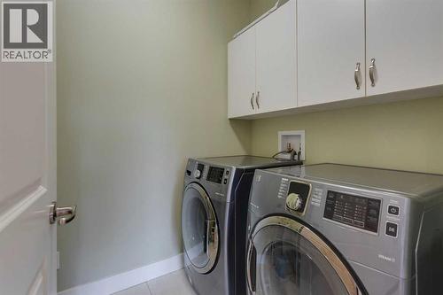 417 29 Avenue Nw, Calgary, AB - Indoor Photo Showing Laundry Room