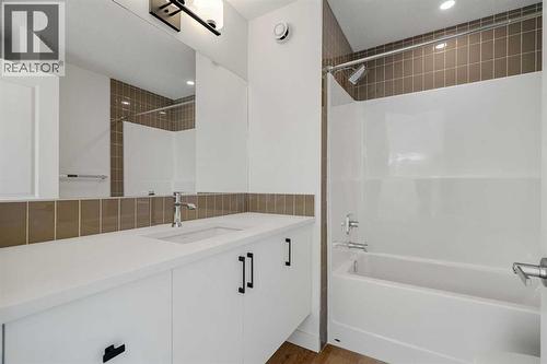 302, 550 Seton Circle Se, Calgary, AB - Indoor Photo Showing Bathroom