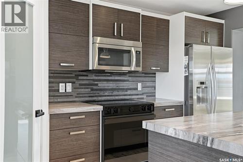 230 Kloppenburg Way, Saskatoon, SK - Indoor Photo Showing Kitchen