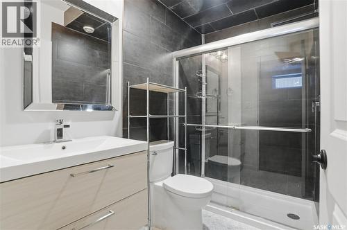 230 Kloppenburg Way, Saskatoon, SK - Indoor Photo Showing Bathroom