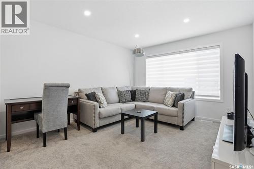 3033 Bellegarde Crescent, Regina, SK - Indoor Photo Showing Living Room