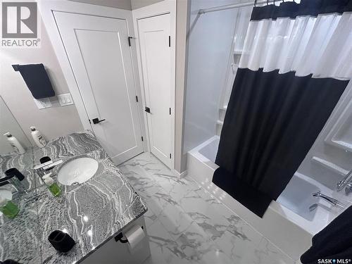 709 Jubilee Place, Estevan, SK - Indoor Photo Showing Bathroom