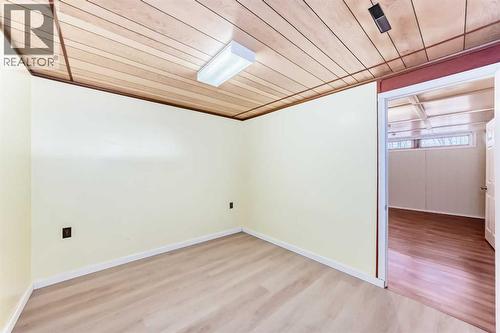 5232 44 Avenue Nw, Calgary, AB - Indoor Photo Showing Other Room