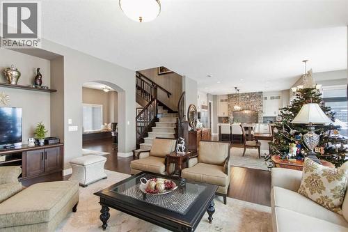 41 Evergreen Mount Sw, Calgary, AB - Indoor Photo Showing Living Room