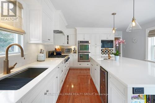 410 Mcleod Street, Ottawa, ON - Indoor Photo Showing Kitchen With Upgraded Kitchen