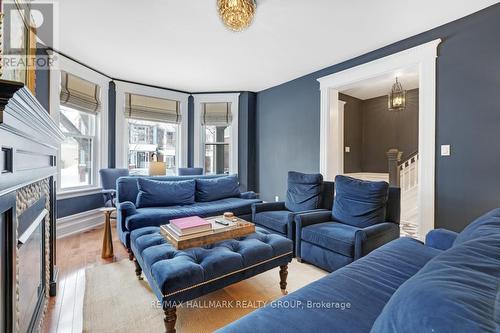 410 Mcleod Street, Ottawa, ON - Indoor Photo Showing Living Room