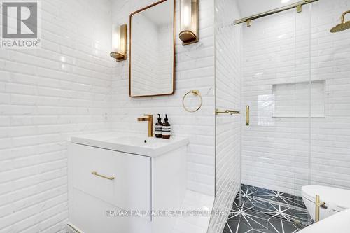 410 Mcleod Street, Ottawa, ON - Indoor Photo Showing Bathroom