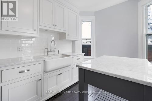 410 Mcleod Street, Ottawa, ON - Indoor Photo Showing Kitchen