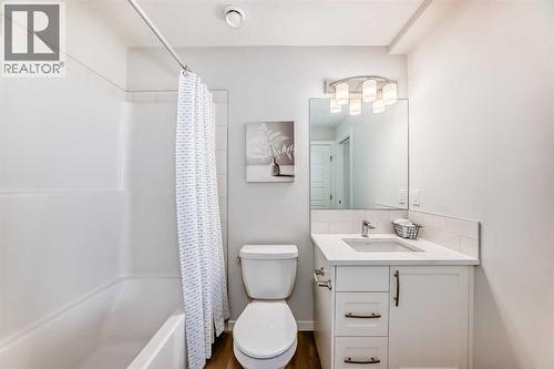 307, 474 Seton Circle Se, Calgary, AB - Indoor Photo Showing Bathroom