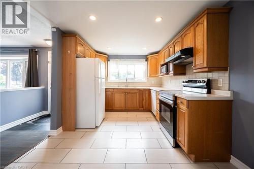 66 Belwood Crescent, Kitchener, ON - Indoor Photo Showing Kitchen