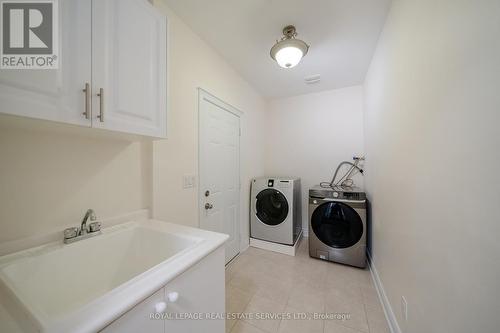 165 Alison Crescent, Oakville, ON - Indoor Photo Showing Laundry Room