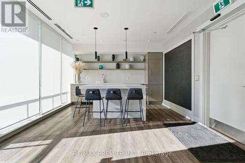 914 - 212 King William Street, Hamilton, ON - Indoor