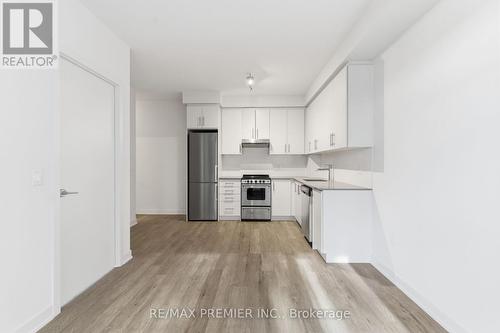 914 - 212 King William Street, Hamilton, ON - Indoor Photo Showing Kitchen