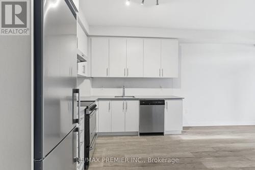 914 - 212 King William Street, Hamilton, ON - Indoor Photo Showing Kitchen