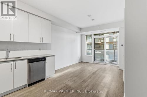 914 - 212 King William Street, Hamilton, ON - Indoor Photo Showing Kitchen