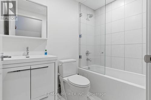 914 - 212 King William Street, Hamilton, ON - Indoor Photo Showing Bathroom