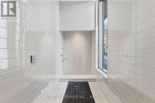 914 - 212 King William Street, Hamilton, ON - Indoor Photo Showing Bathroom