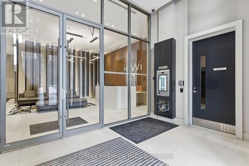 914 - 212 King William Street, Hamilton, ON -  With Exterior