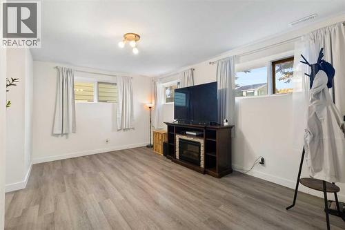 27 Deercrest Close Se, Calgary, AB 