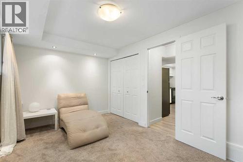 27 Deercrest Close Se, Calgary, AB - Indoor Photo Showing Other Room