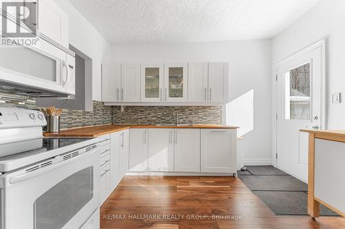 150 Arlington Avenue, Ottawa, ON - Indoor Photo Showing Kitchen