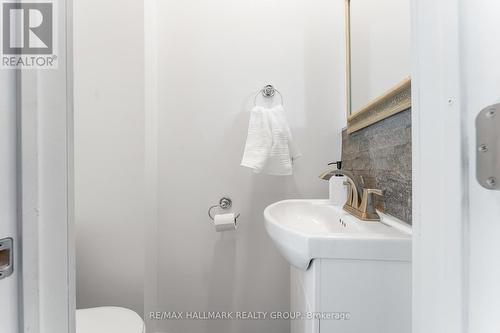 150 Arlington Avenue, Ottawa, ON - Indoor Photo Showing Bathroom