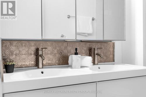 150 Arlington Avenue, Ottawa, ON - Indoor Photo Showing Bathroom