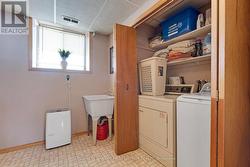 Washer and dryer included - 