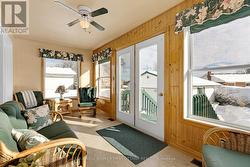 Bright and happy sunroom... - 