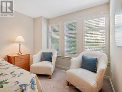 Bonus sitting area/reading nook - 