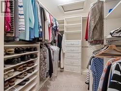 Walk-in closet - 