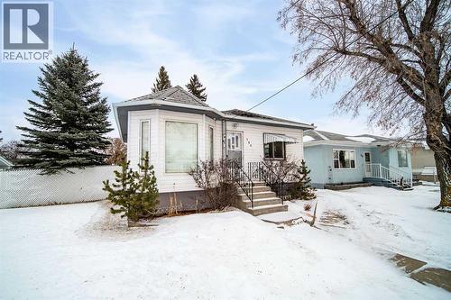 706 7 Avenue, Wainwright, AB - Outdoor