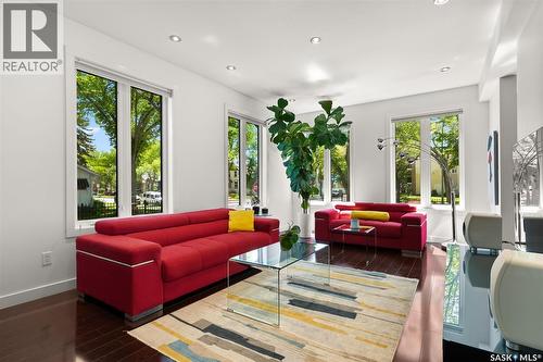 1980 Ottawa Street, Regina, SK - Indoor Photo Showing Living Room