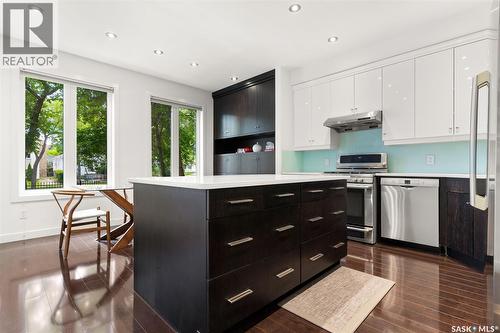 1980 Ottawa Street, Regina, SK - Indoor Photo Showing Kitchen