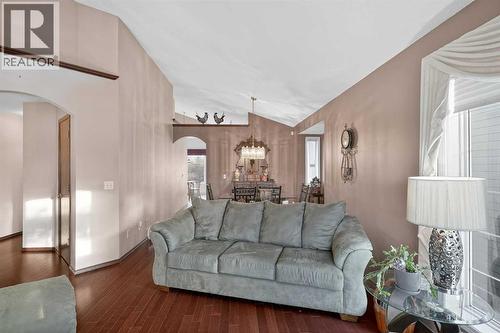 150 Somerset Close Sw, Calgary, AB - Indoor Photo Showing Living Room