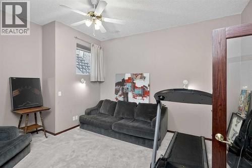 150 Somerset Close Sw, Calgary, AB - Indoor