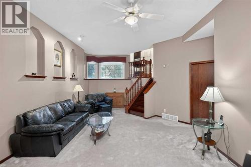 150 Somerset Close Sw, Calgary, AB - Indoor