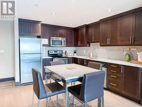 1514 - 1235 Richmond Street, London East (East B), ON - Indoor Photo Showing Kitchen With Stainless Steel Kitchen