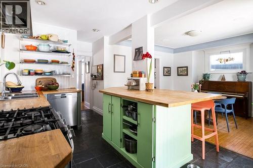 44 Cline Avenue N, Hamilton, ON - Indoor