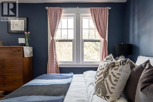 44 Cline Avenue N, Hamilton, ON - Indoor Photo Showing Bedroom