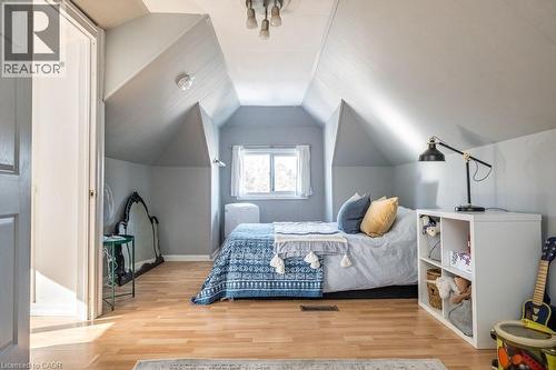 44 Cline Avenue N, Hamilton, ON - Indoor Photo Showing Bedroom